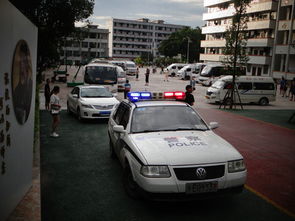 警车开道,警车开道，守护生命，彰显人民警察的责任与担当